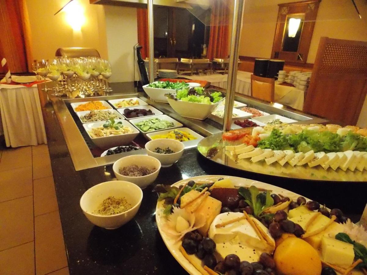 באד פיסינג Thermenclubhotel "All In" מראה חיצוני תמונה